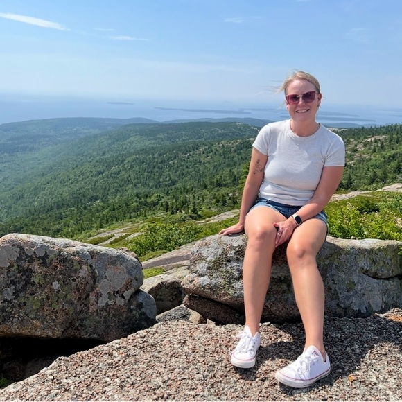 Meet your Posher, Leah - Picture 3 of 3